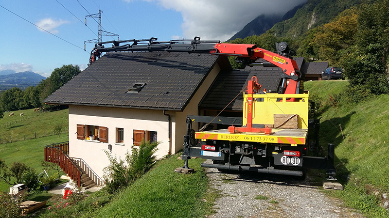 Manutention d'un SPA sur balcon 